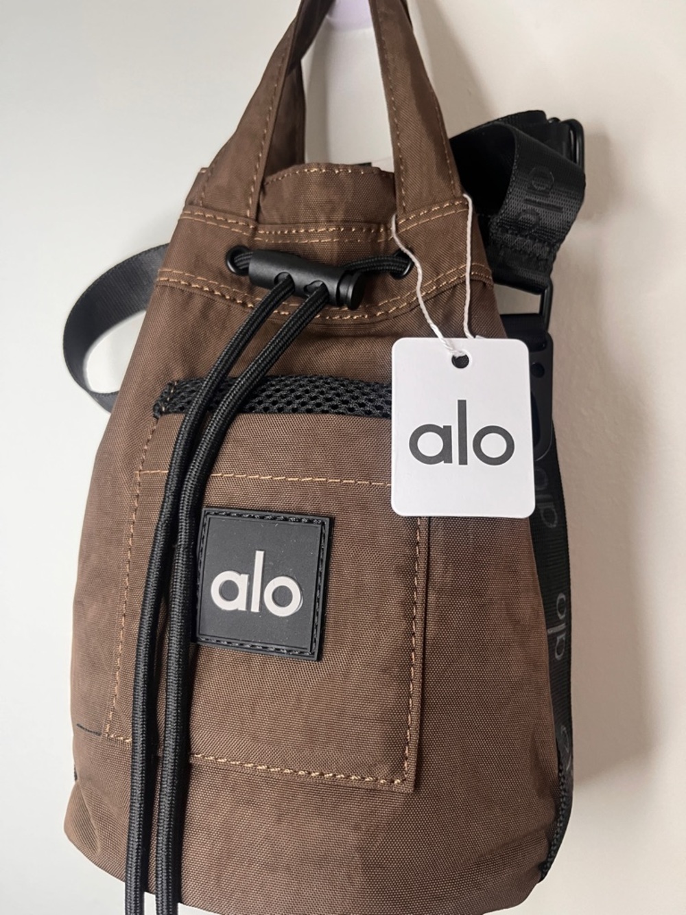 Alo Yoga bucket-style crossbody bag NWT BROWN AVAILABLE - Picture 8 of 15